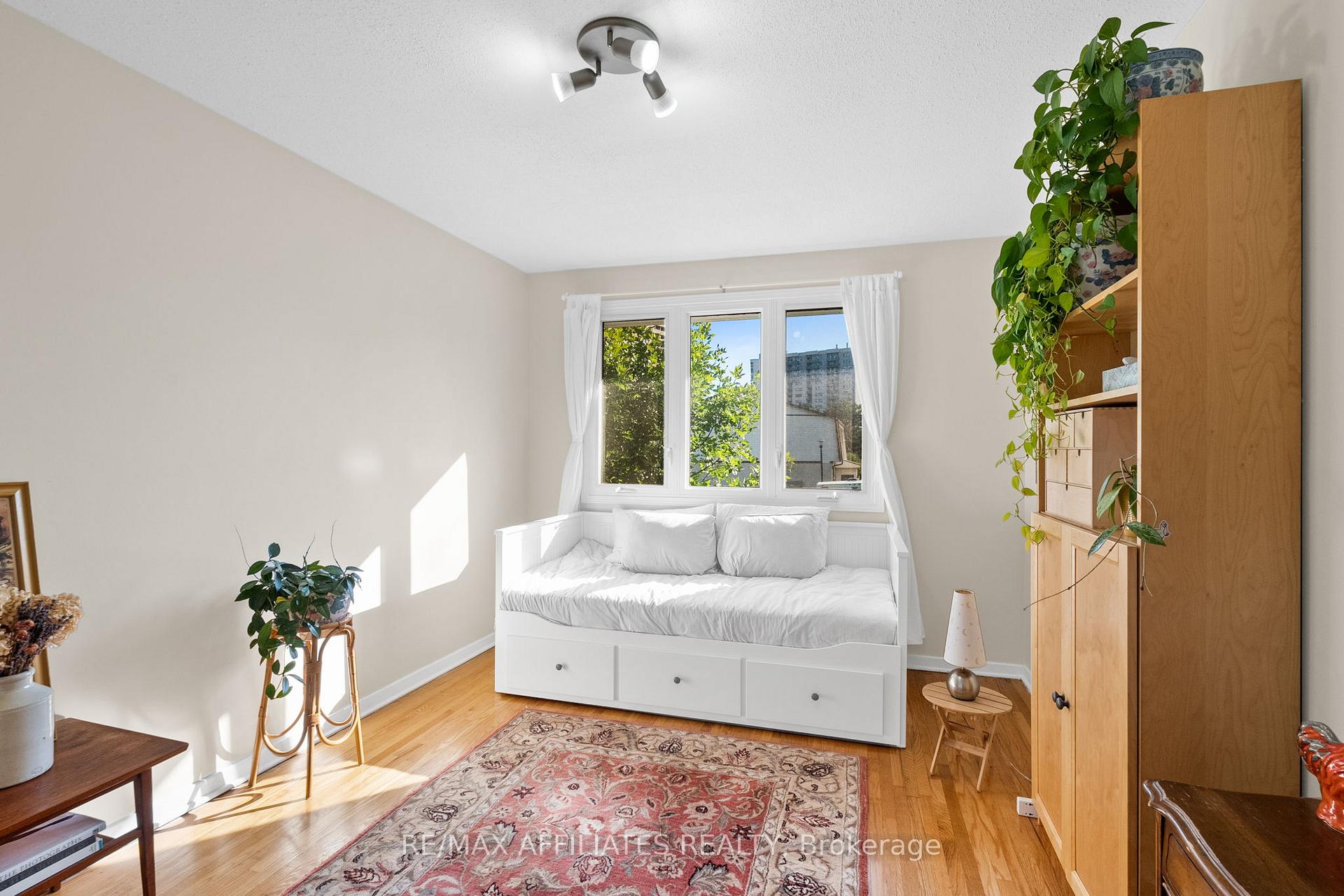 Photo 25 of 1301 Cornell Street, Ottawa, Redwood Park — HOMEH