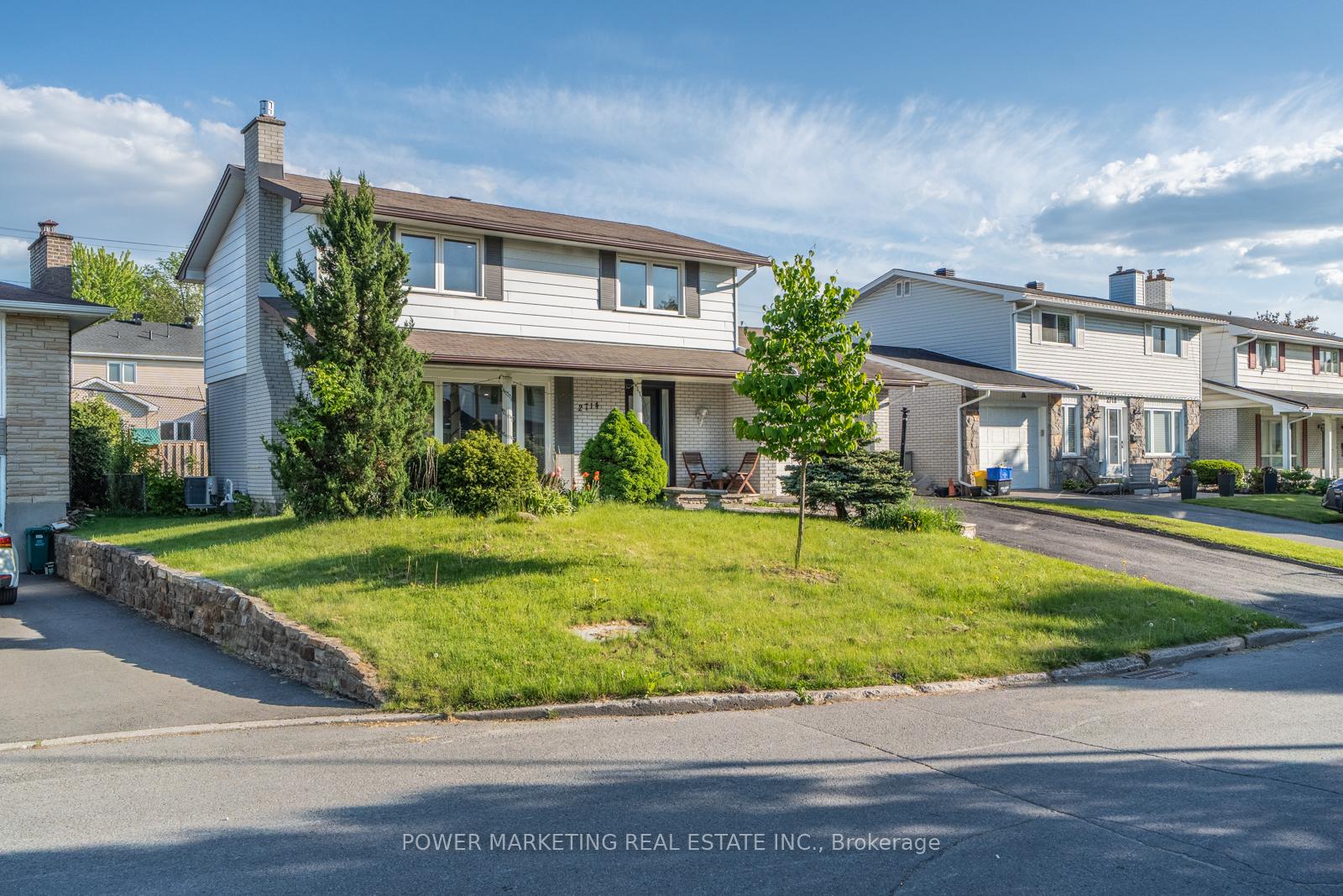 Photo 2 of 2714 Hickson Crescent, Ottawa, Redwood Park — HOMEH