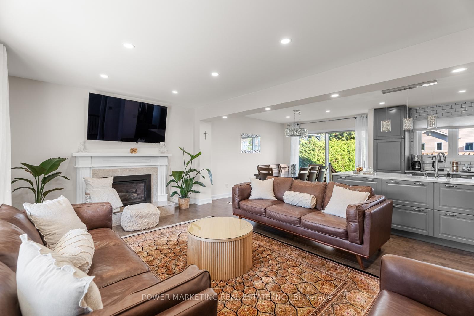 Photo 11 of 2714 Hickson Crescent, Ottawa, Redwood Park — HOMEH
