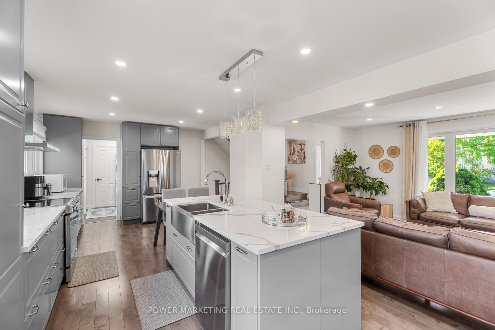 Photo 14 of 2714 Hickson Crescent, Ottawa, Redwood Park — HOMEH