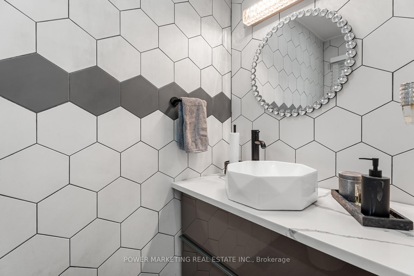 Photo 16 of 2714 Hickson Crescent, Ottawa, Redwood Park — HOMEH