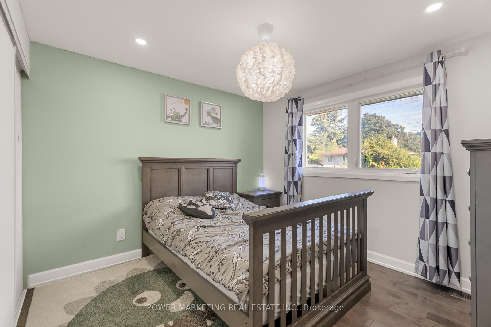 Photo 21 of 2714 Hickson Crescent, Ottawa, Redwood Park — HOMEH