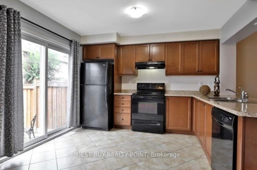 Photo 4 of 251 Mortimer Crescent, Milton, Harrison — HOMEH