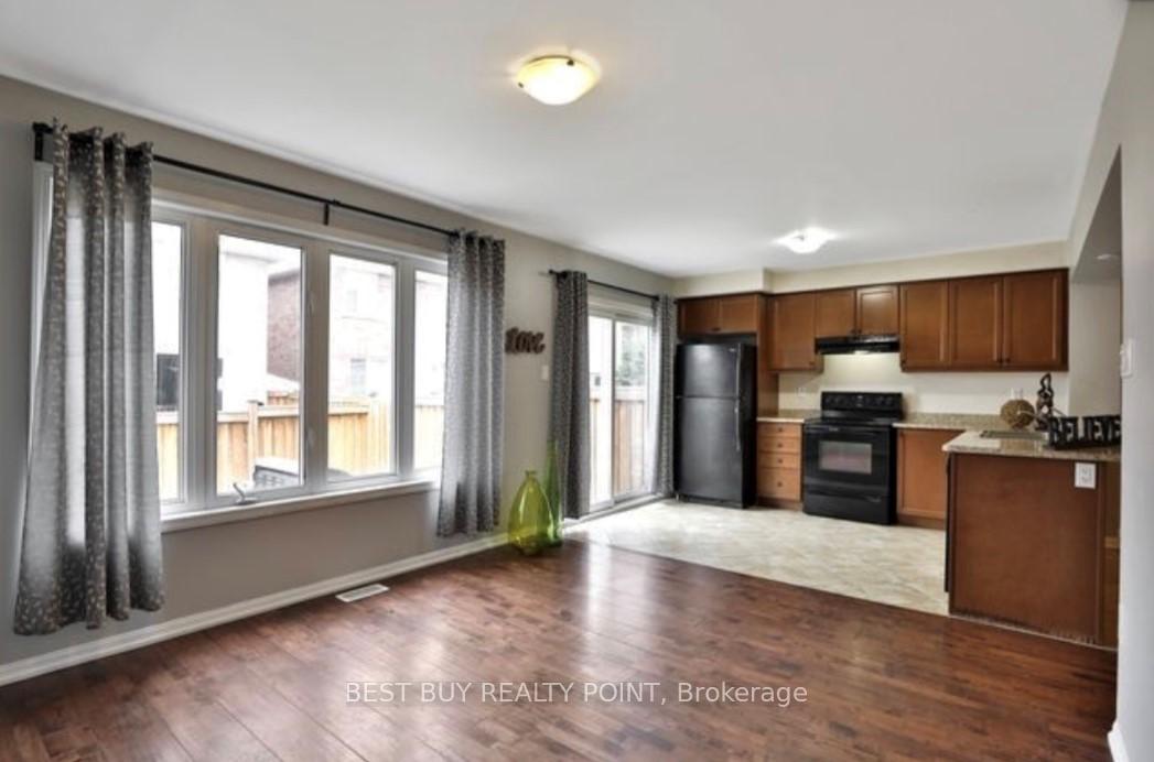 Photo 9 of 251 Mortimer Crescent, Milton, Harrison — HOMEH