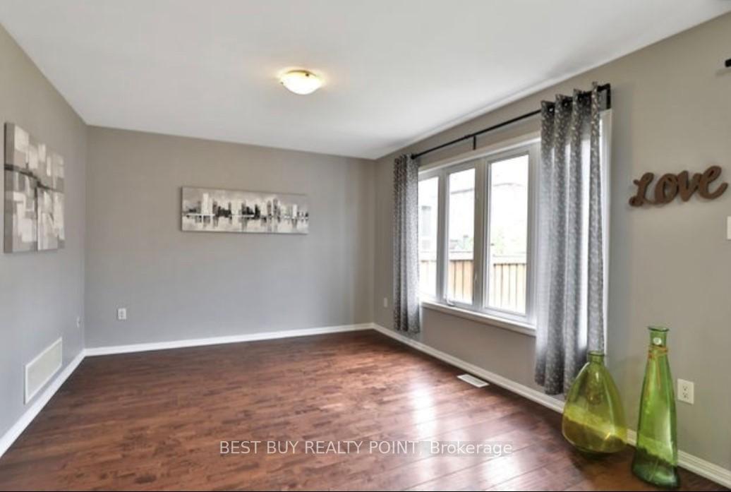 Photo 20 of 251 Mortimer Crescent, Milton, Harrison — HOMEH