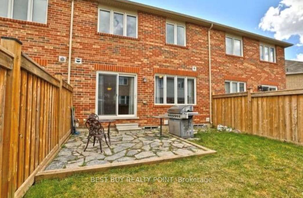 Photo 16 of 251 Mortimer Crescent, Milton, Harrison — HOMEH