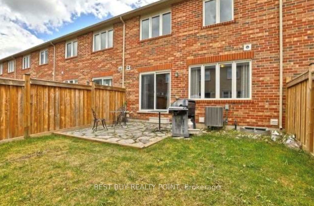 Photo 13 of 251 Mortimer Crescent, Milton, Harrison — HOMEH