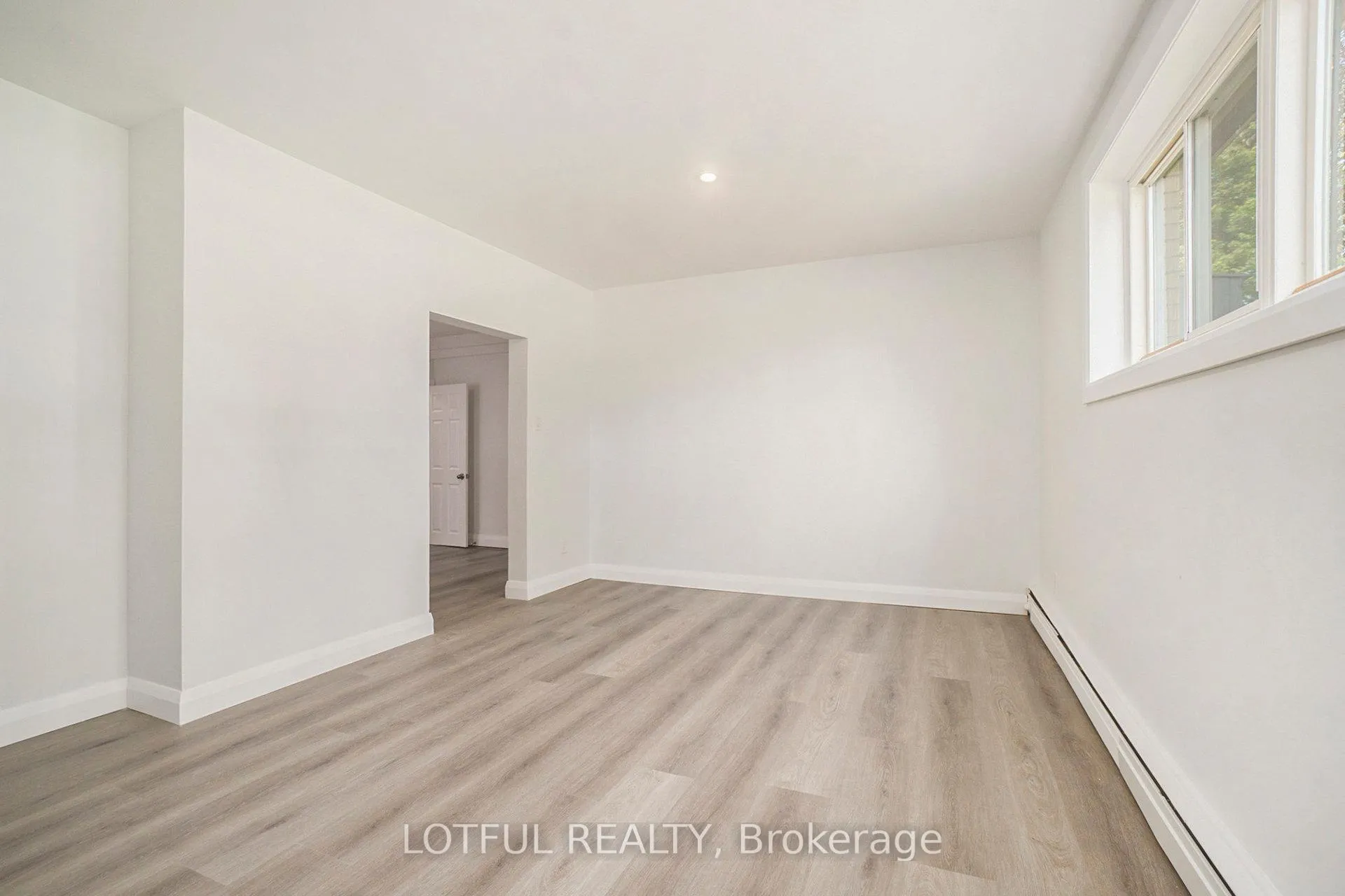 Photo 5 of Unit 1, 484 Queen Mary Street, Ottawa, Overbrook/Castle Heights — HOMEH
