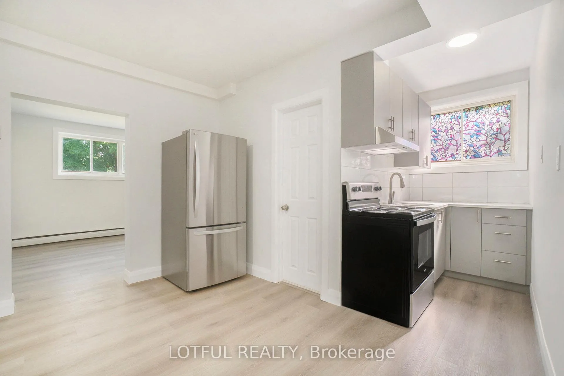 Photo 10 of Unit 1, 484 Queen Mary Street, Ottawa, Overbrook/Castle Heights — HOMEH