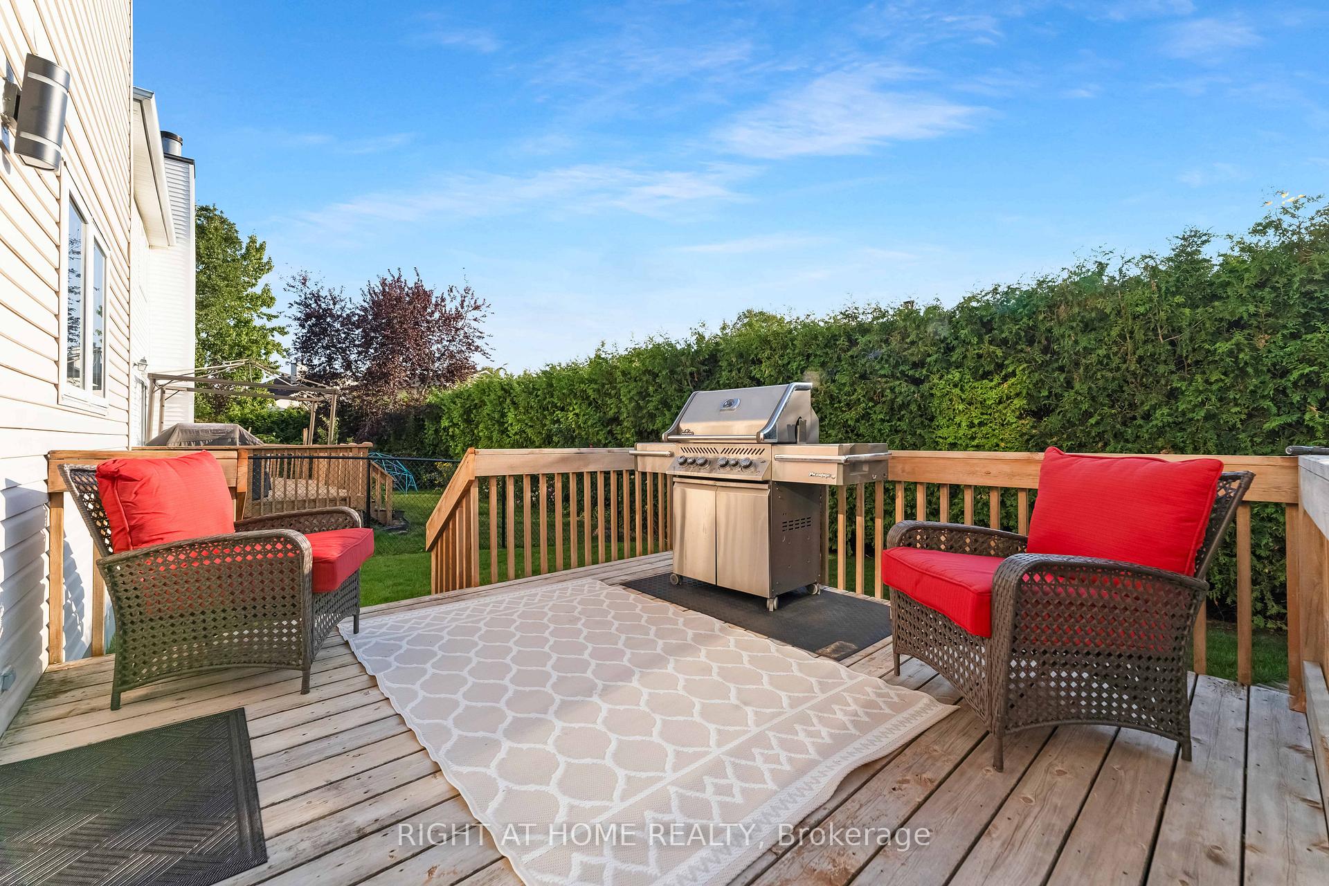 Photo 4 of 6196 Ravine Way, Ottawa, Convent Glen — HOMEH