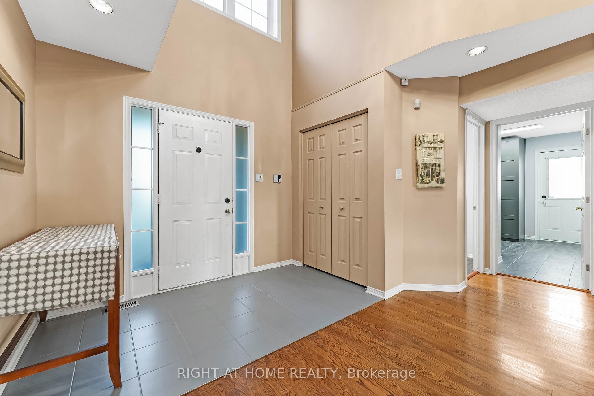 Photo 6 of 6196 Ravine Way, Ottawa, Convent Glen — HOMEH