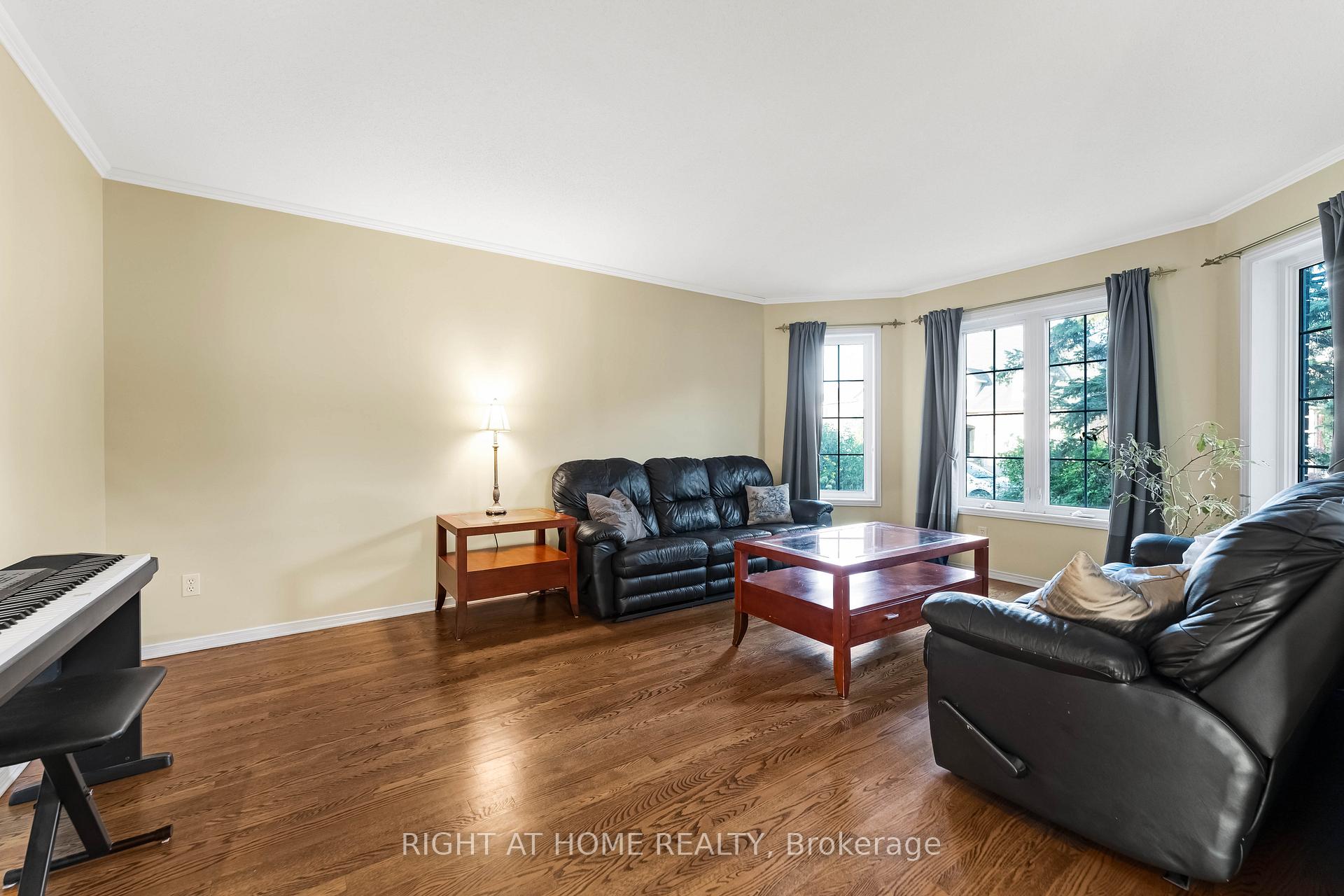 Photo 7 of 6196 Ravine Way, Ottawa, Convent Glen — HOMEH