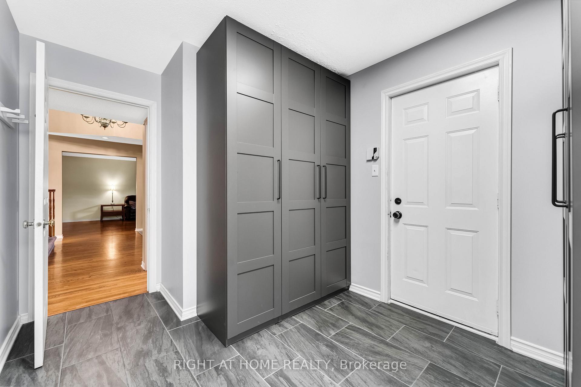 Photo 10 of 6196 Ravine Way, Ottawa, Convent Glen — HOMEH