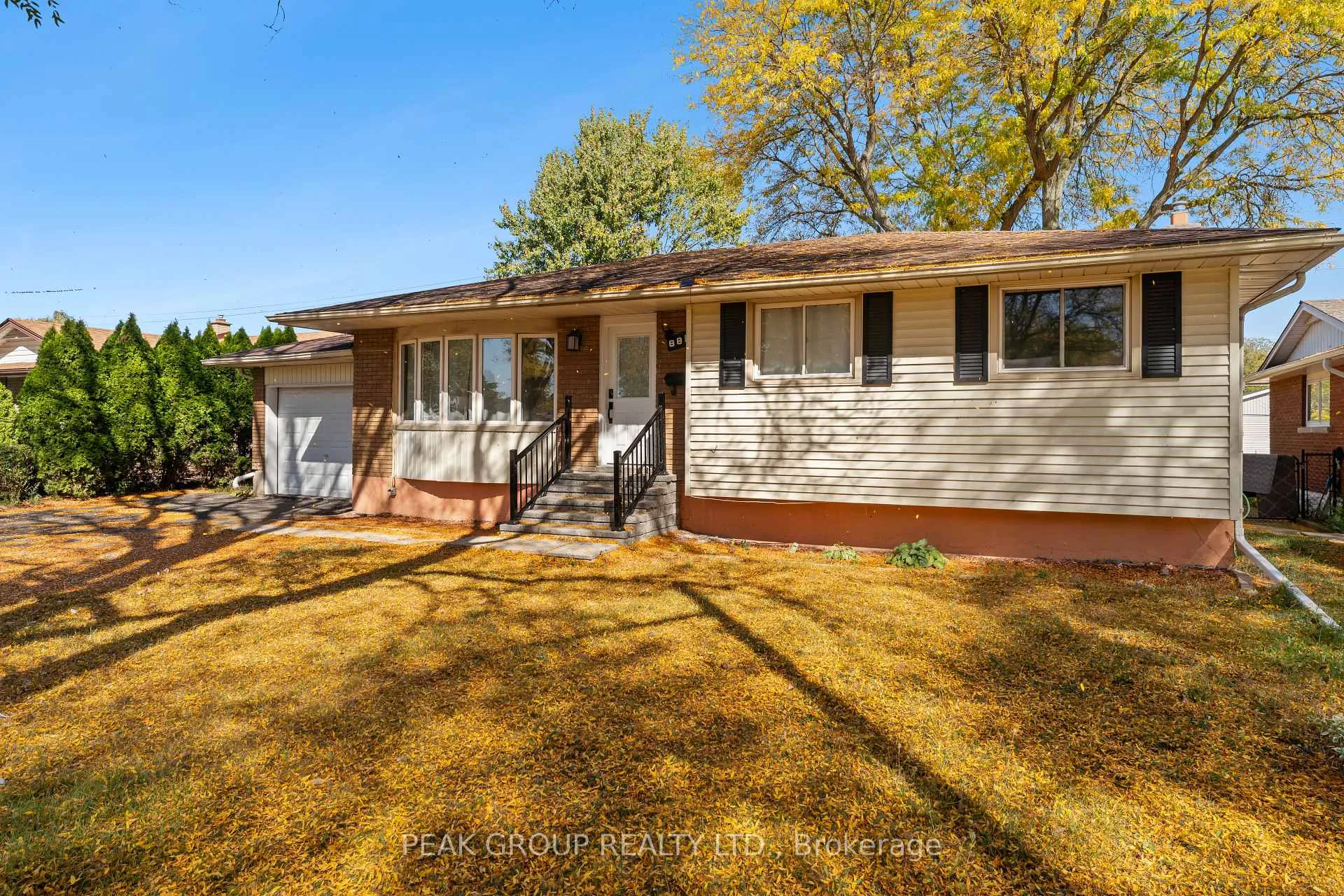 Photo 3 of 8816 Roosevelt Street, Niagara Falls, Chippawa — HOMEH