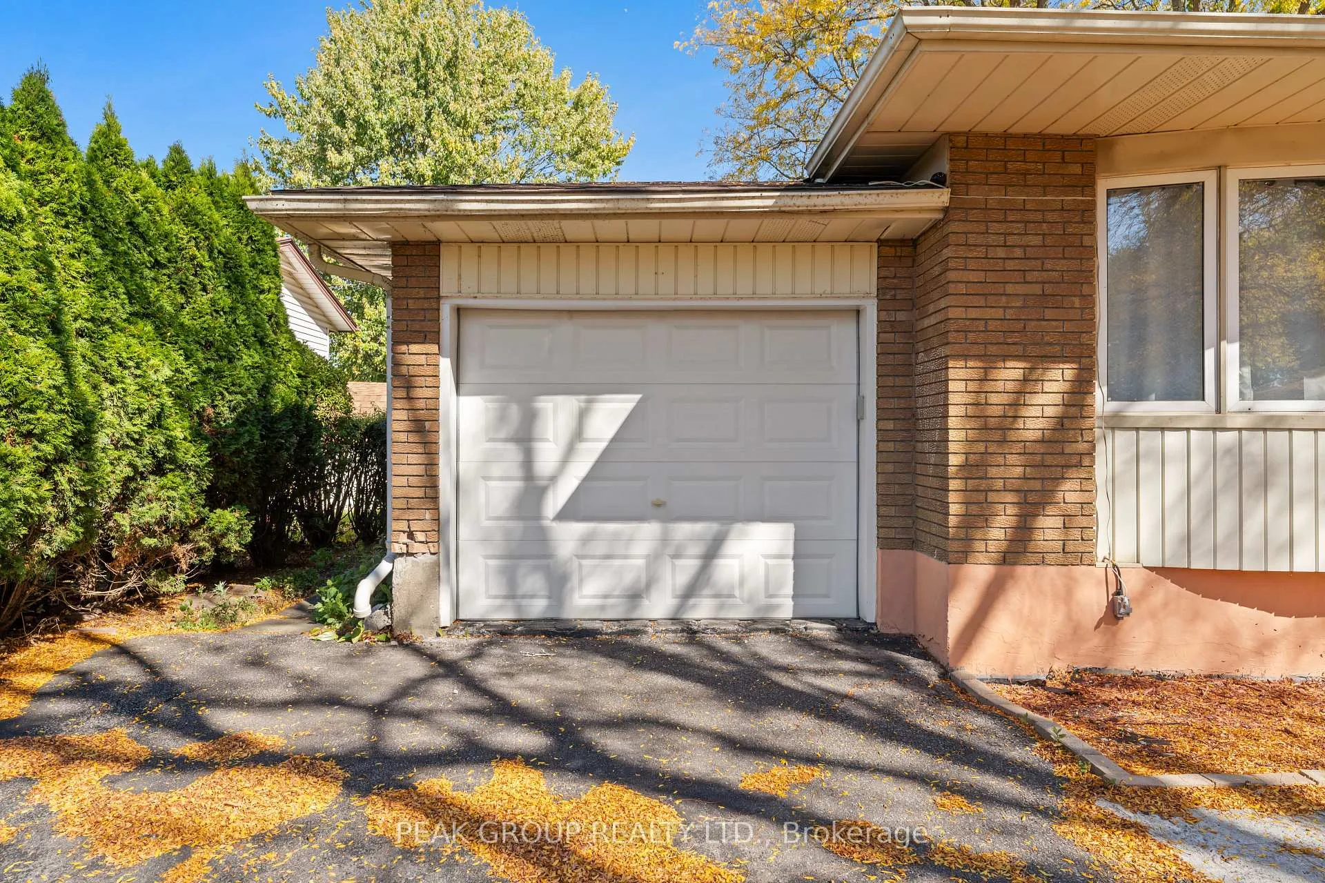 Photo 4 of 8816 Roosevelt Street, Niagara Falls, Chippawa — HOMEH