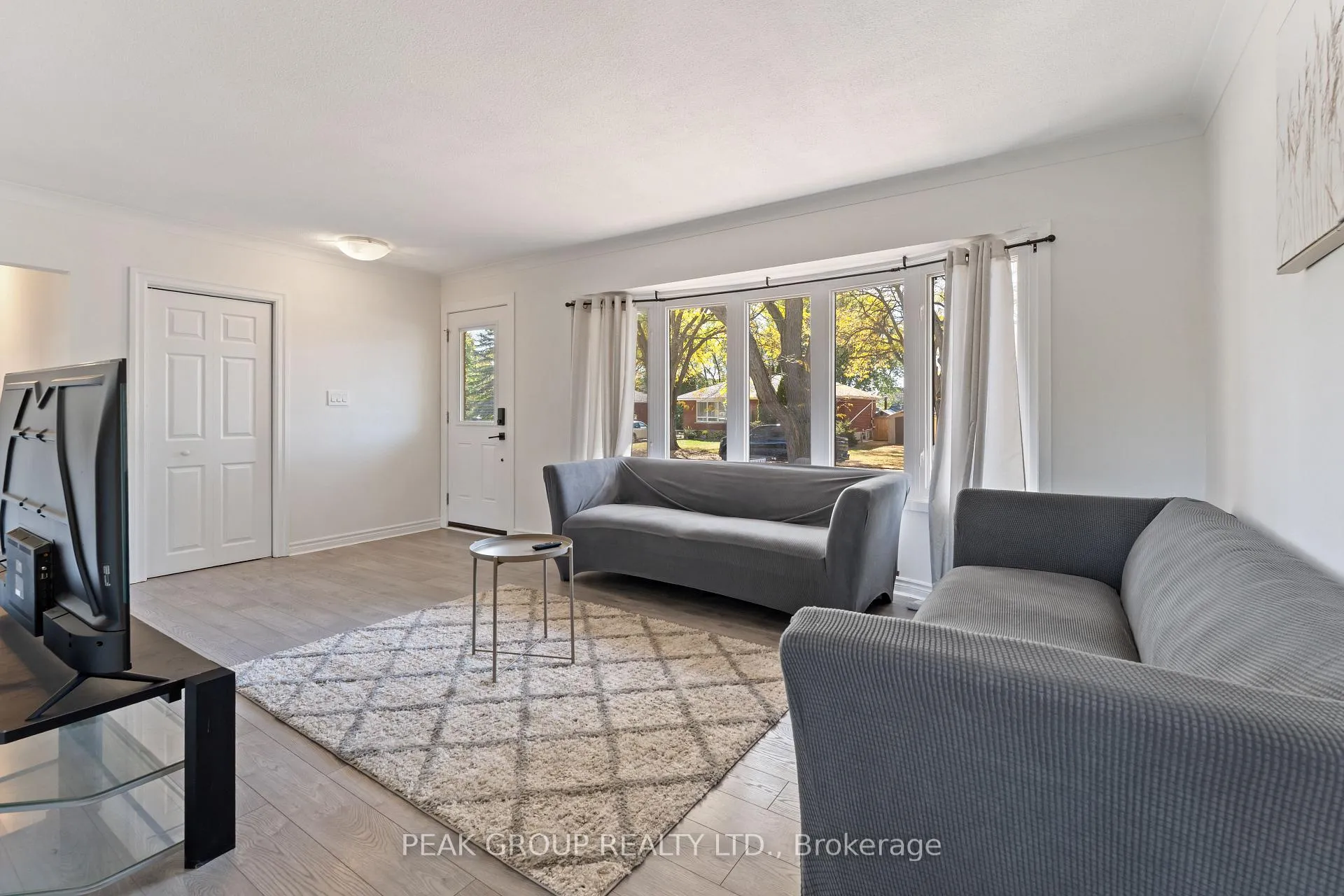 Photo 8 of 8816 Roosevelt Street, Niagara Falls, Chippawa — HOMEH
