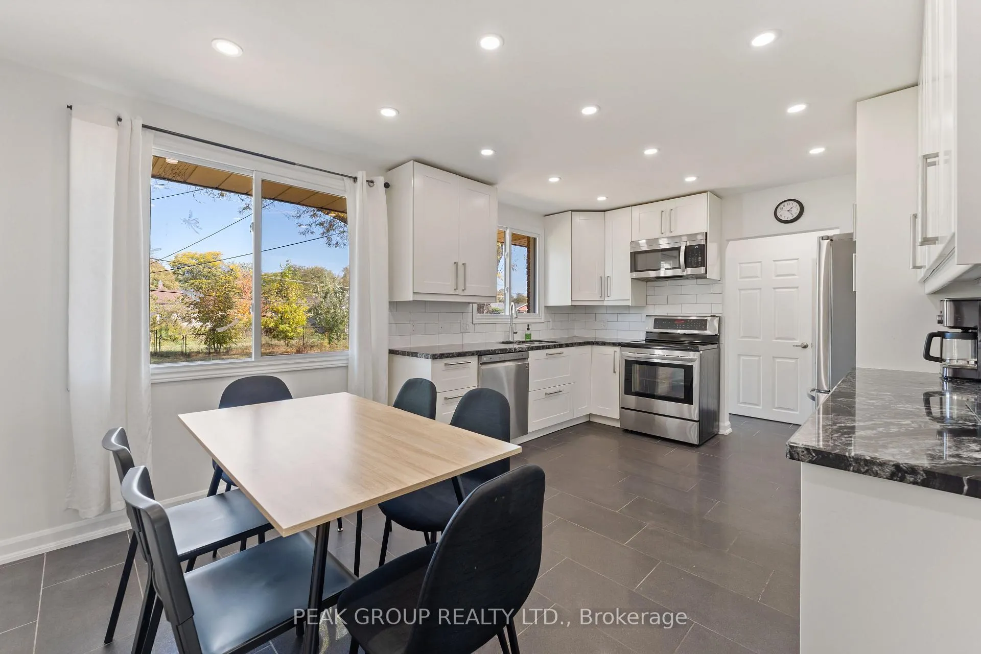 Photo 10 of 8816 Roosevelt Street, Niagara Falls, Chippawa — HOMEH