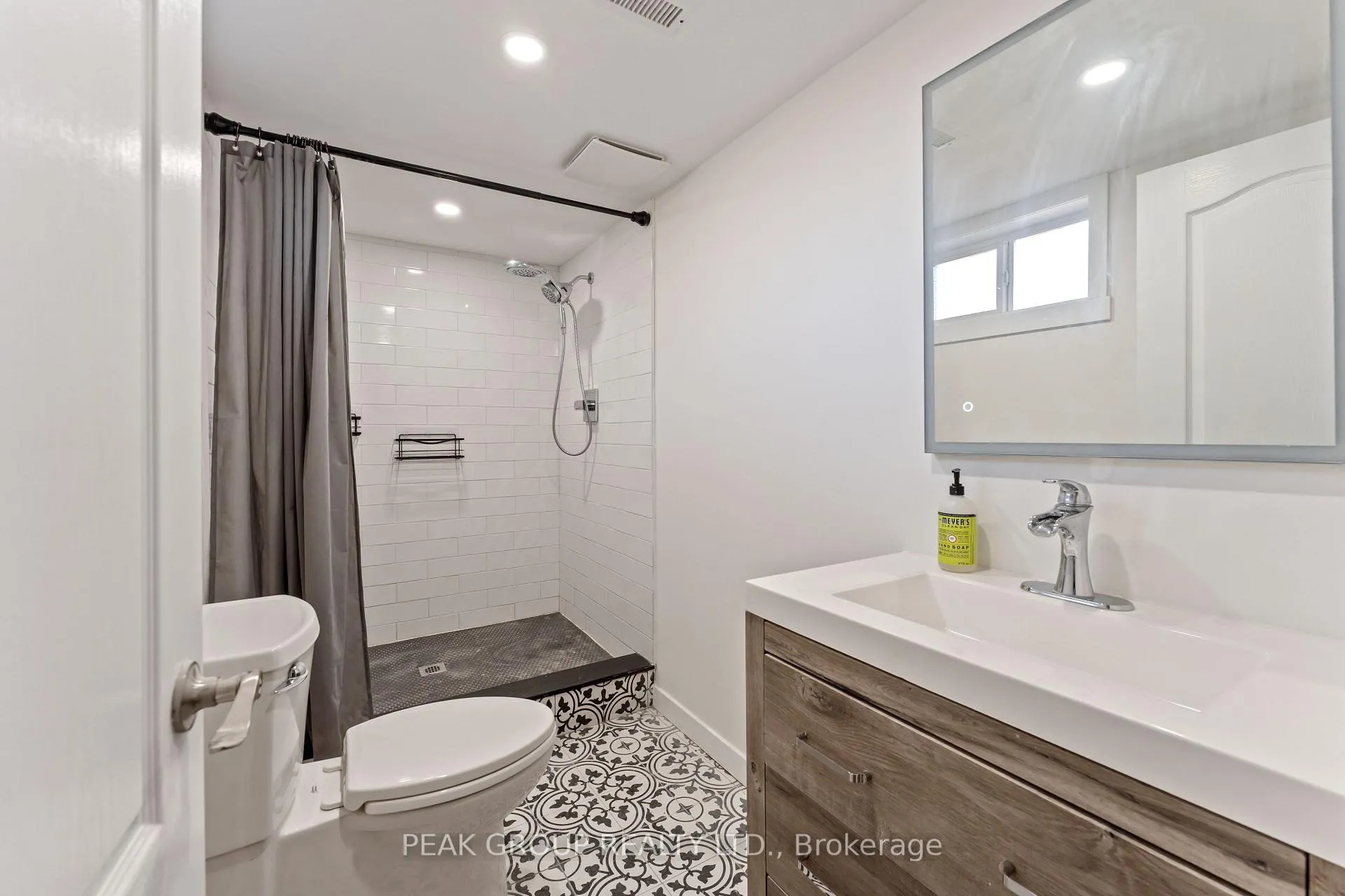 Photo 28 of 8816 Roosevelt Street, Niagara Falls, Chippawa — HOMEH