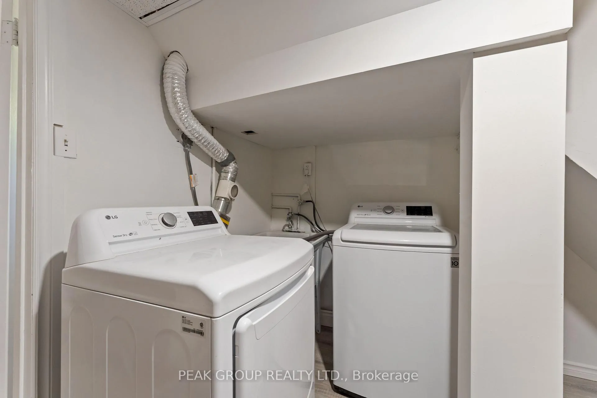 Photo 31 of 8816 Roosevelt Street, Niagara Falls, Chippawa — HOMEH