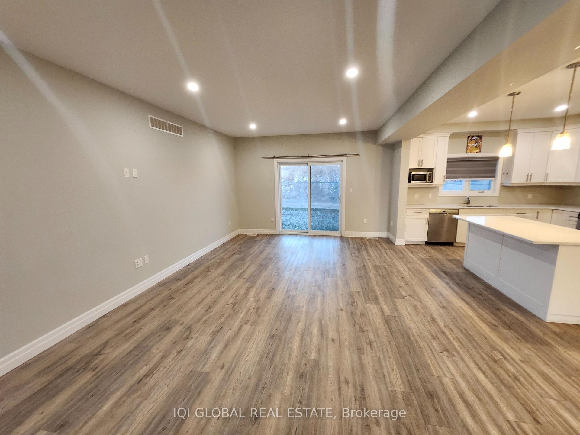 Photo 6 of Unit 2, 606 Wray Avenue S, North Perth, Elma — HOMEH