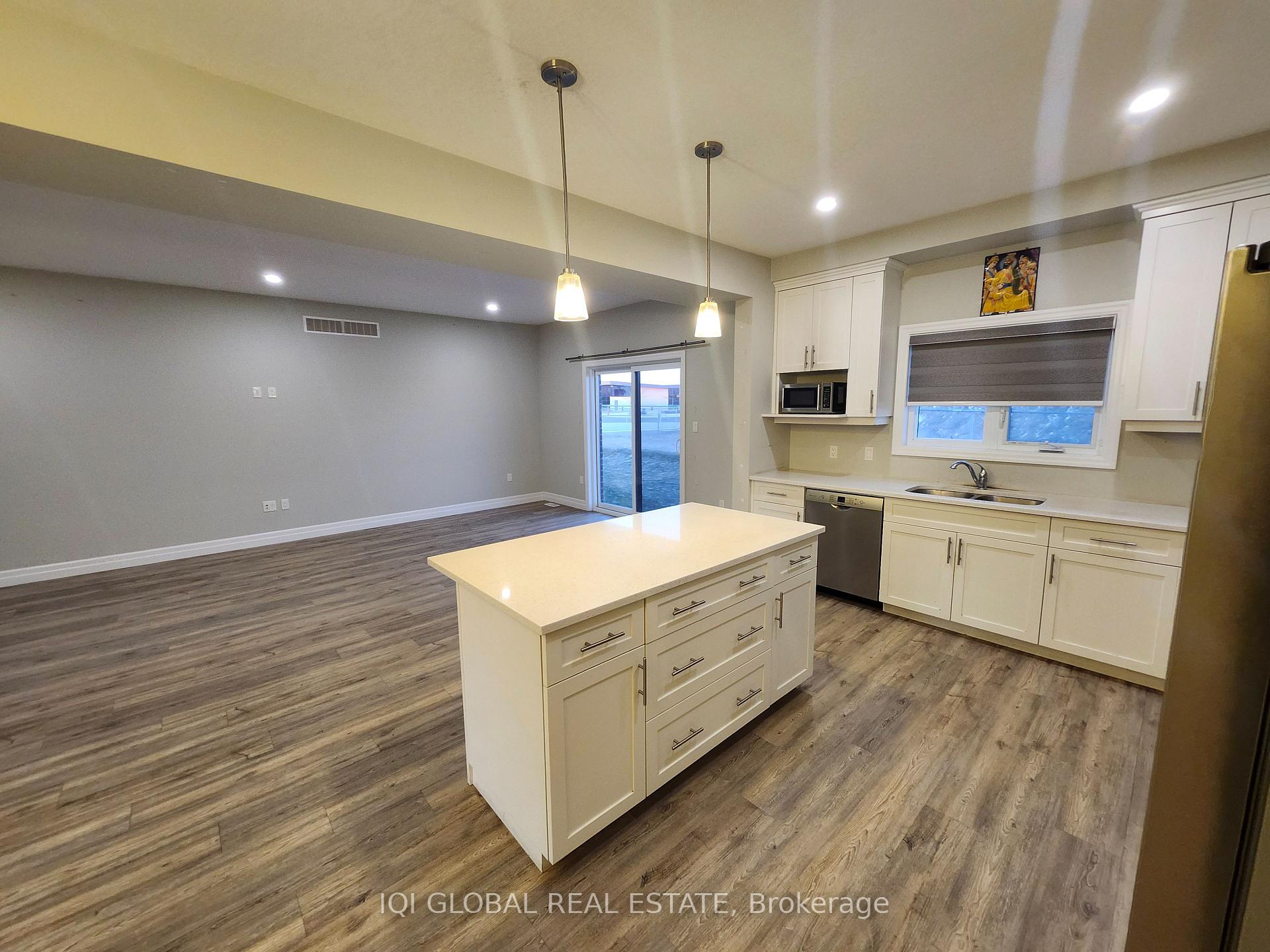 Photo 7 of Unit 2, 606 Wray Avenue S, North Perth, Elma — HOMEH