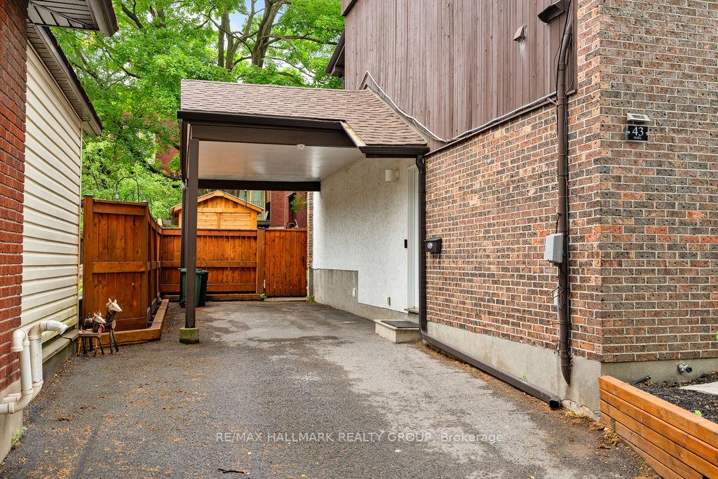 Photo 2 of 43 Noel Street, Ottawa, Lindenlea — HOMEH