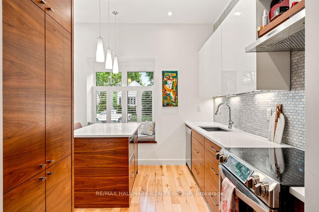 Photo 7 of 43 Noel Street, Ottawa, Lindenlea — HOMEH