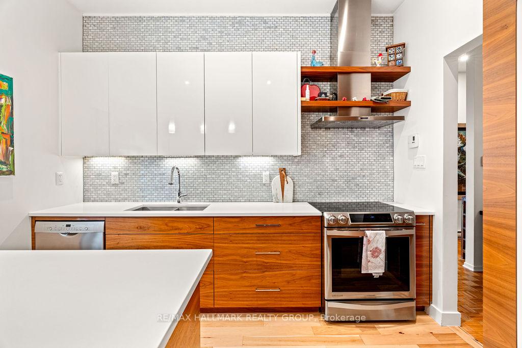 Photo 9 of 43 Noel Street, Ottawa, Lindenlea — HOMEH