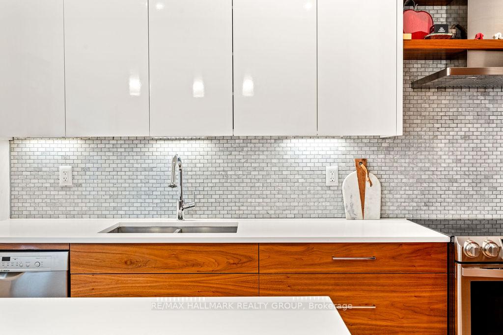 Photo 10 of 43 Noel Street, Ottawa, Lindenlea — HOMEH