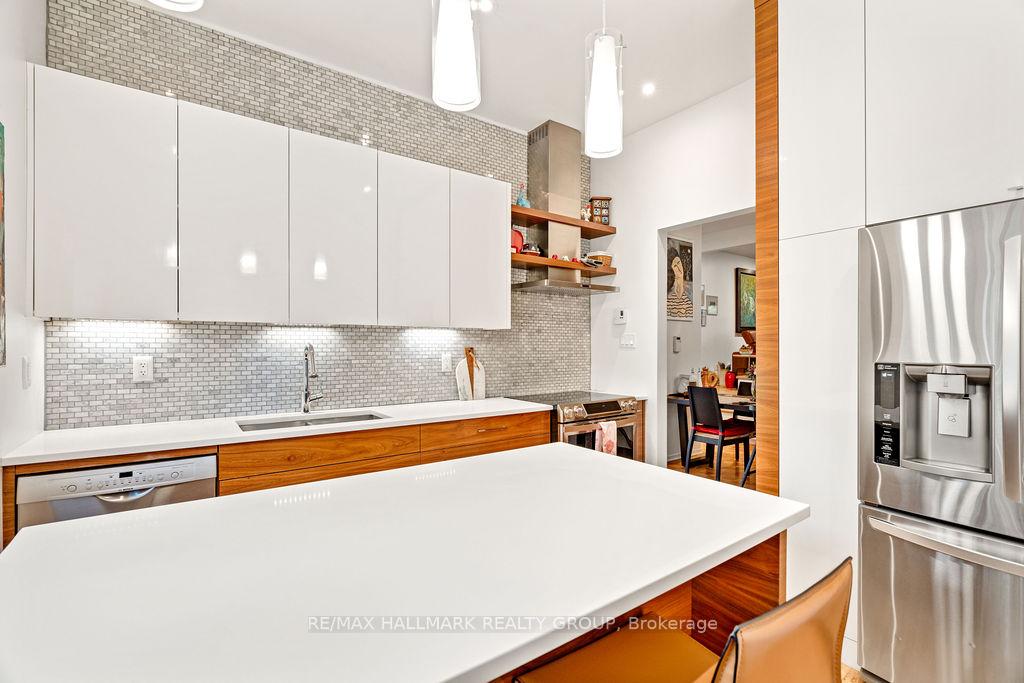 Photo 11 of 43 Noel Street, Ottawa, Lindenlea — HOMEH