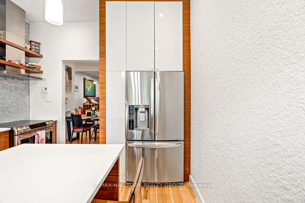 Photo 12 of 43 Noel Street, Ottawa, Lindenlea — HOMEH