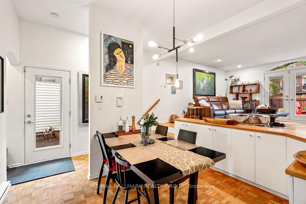 Photo 15 of 43 Noel Street, Ottawa, Lindenlea — HOMEH
