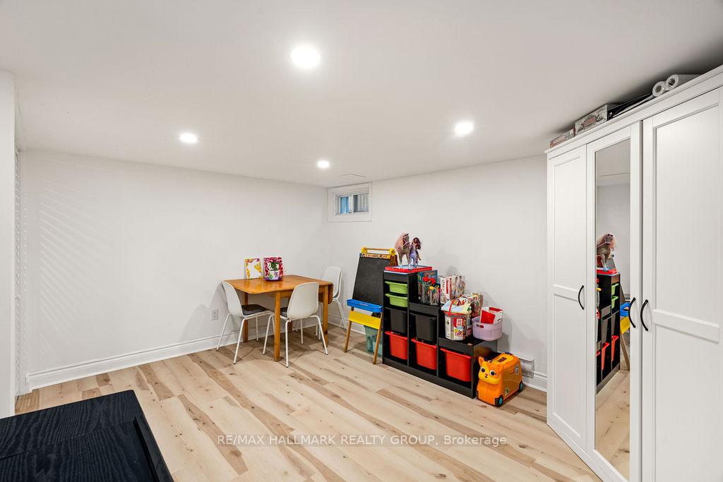 Photo 33 of 43 Noel Street, Ottawa, Lindenlea — HOMEH