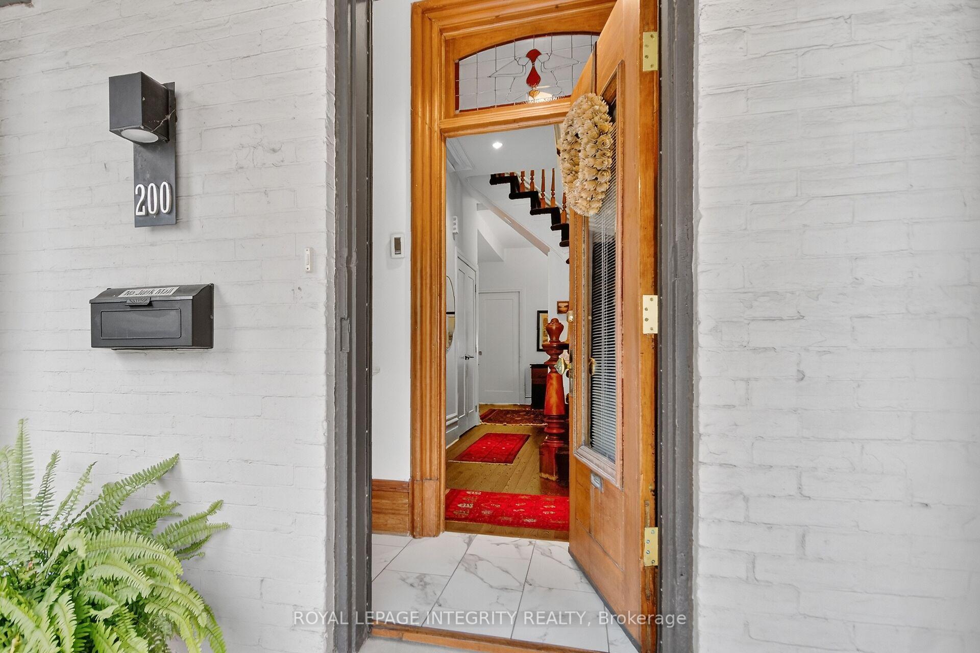 Photo 2 of 200 Cartier Street, Ottawa, Ottawa Centre/Golden Triangle — HOMEH