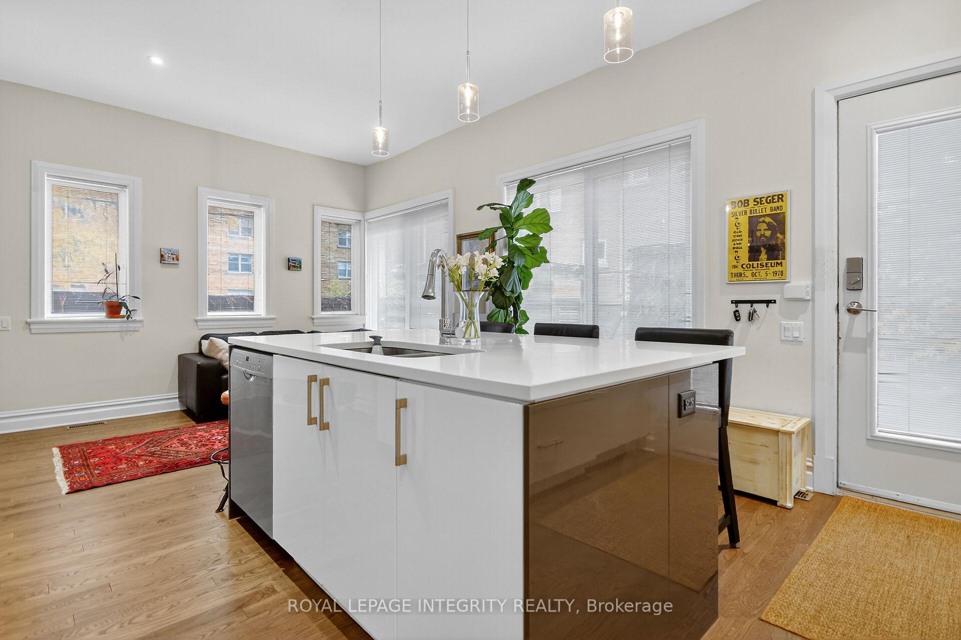Photo 18 of 200 Cartier Street, Ottawa, Ottawa Centre/Golden Triangle — HOMEH