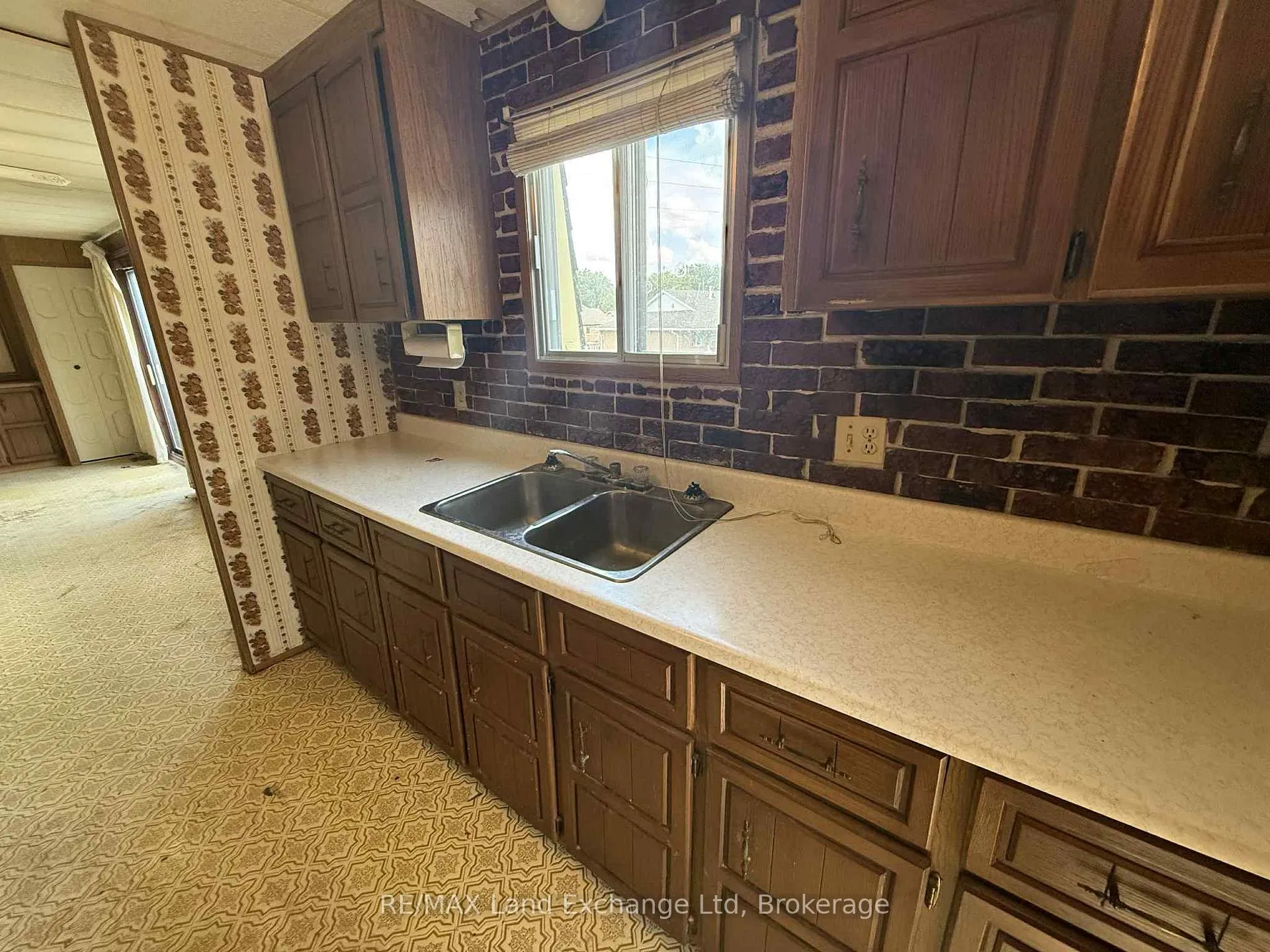 Photo 6 of 389 Catherine Street, North Huron, Wingham — HOMEH