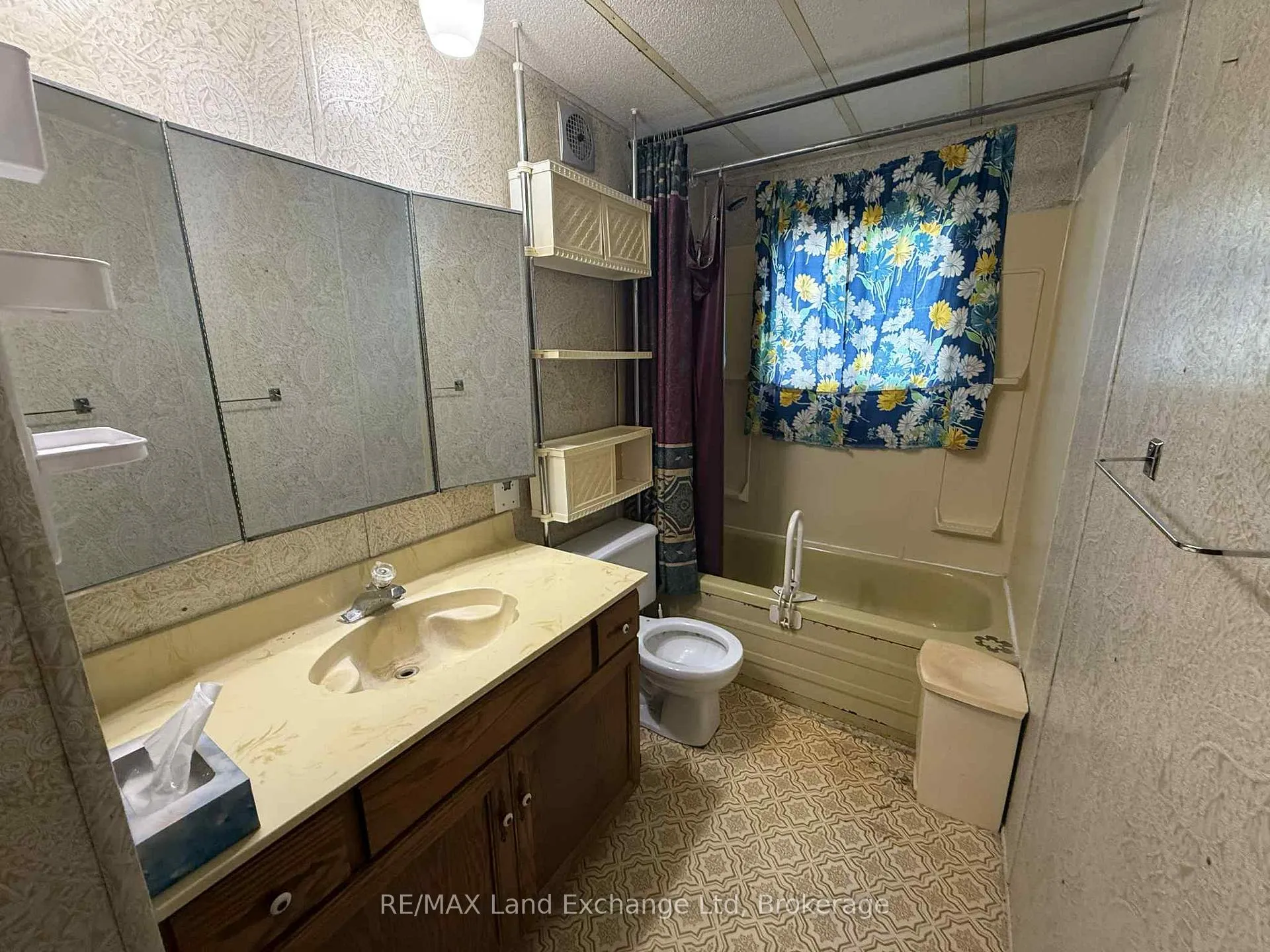 Photo 17 of 389 Catherine Street, North Huron, Wingham — HOMEH