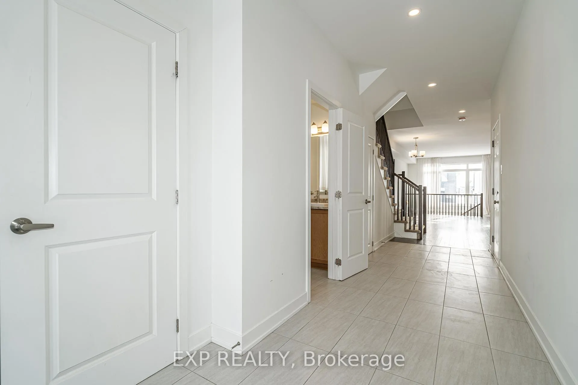 Photo 3 of 914 Alvarez Lane, Ottawa, Leitrim — HOMEH