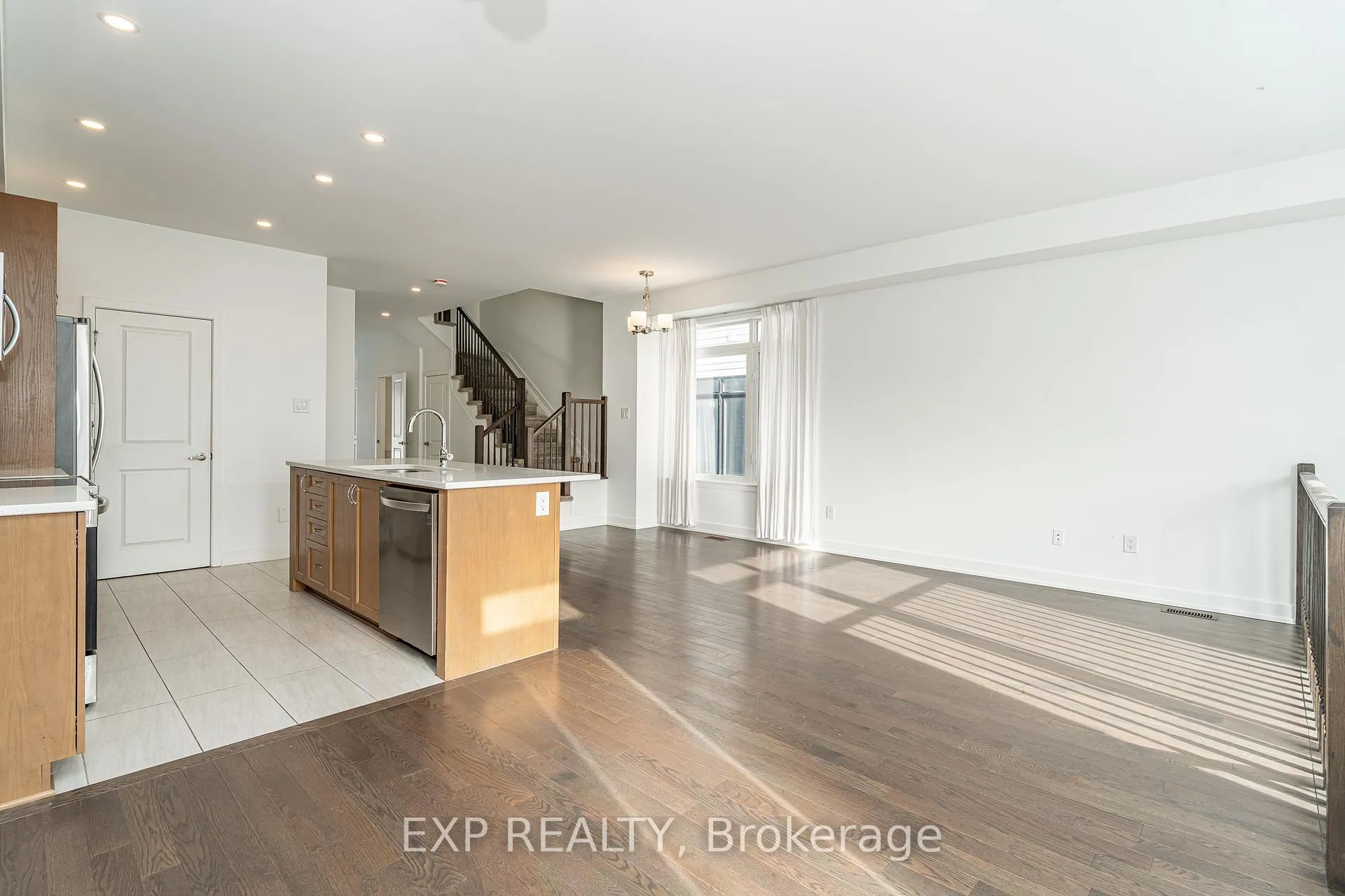 Photo 9 of 914 Alvarez Lane, Ottawa, Leitrim — HOMEH