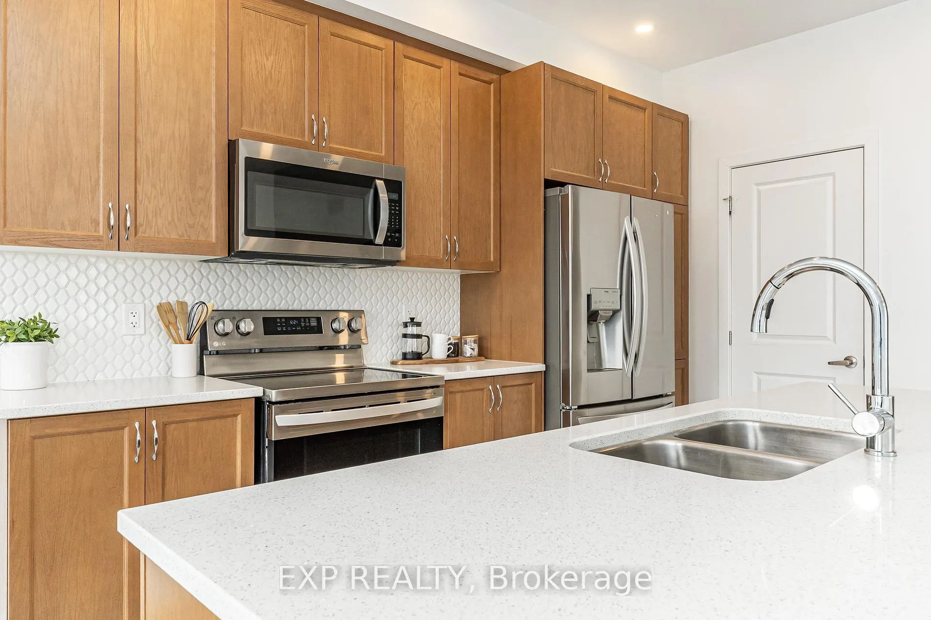 Photo 15 of 914 Alvarez Lane, Ottawa, Leitrim — HOMEH