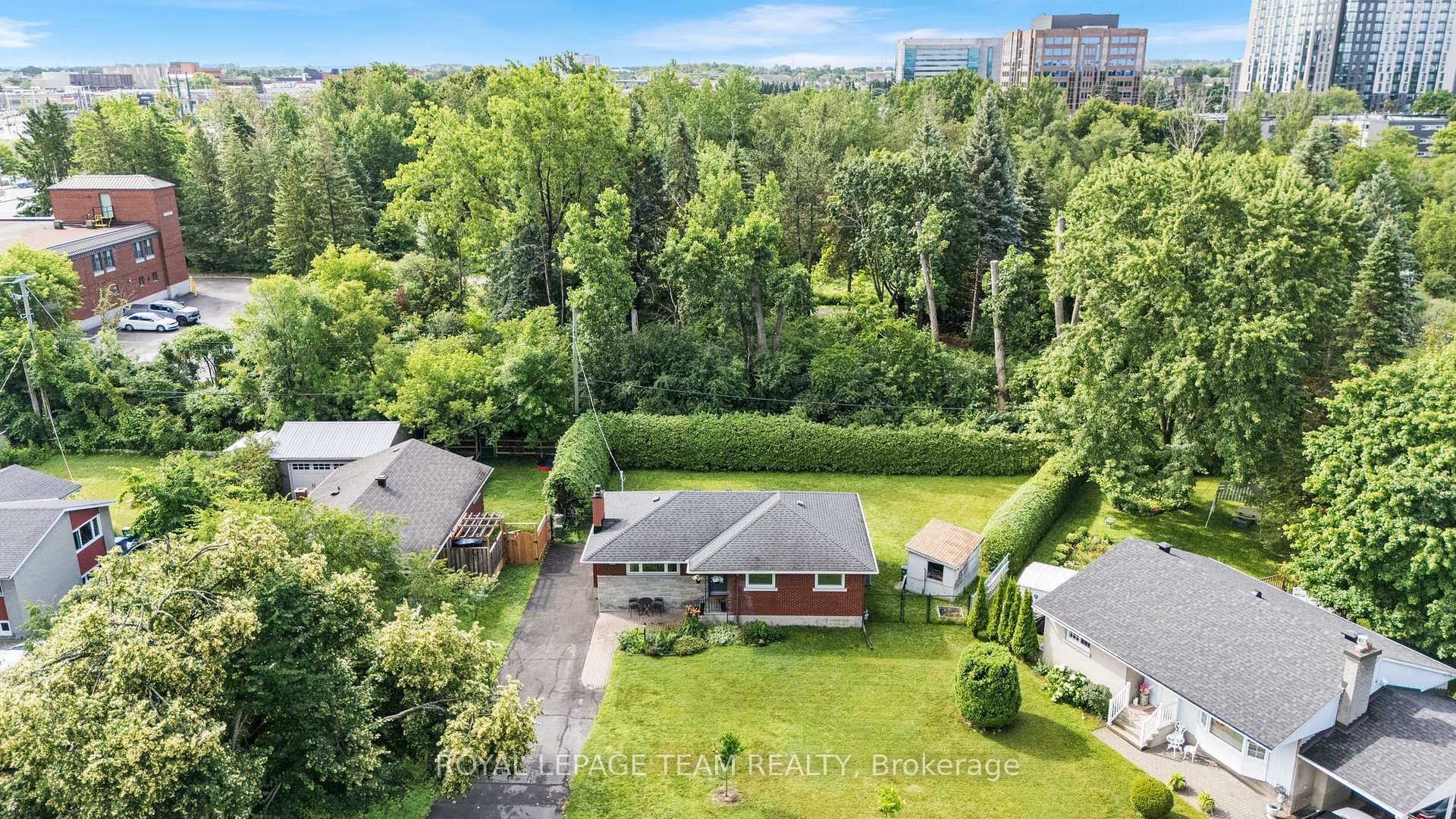 Photo 4 of 1300 Adirondack Drive, Ottawa, Kenson Park — HOMEH