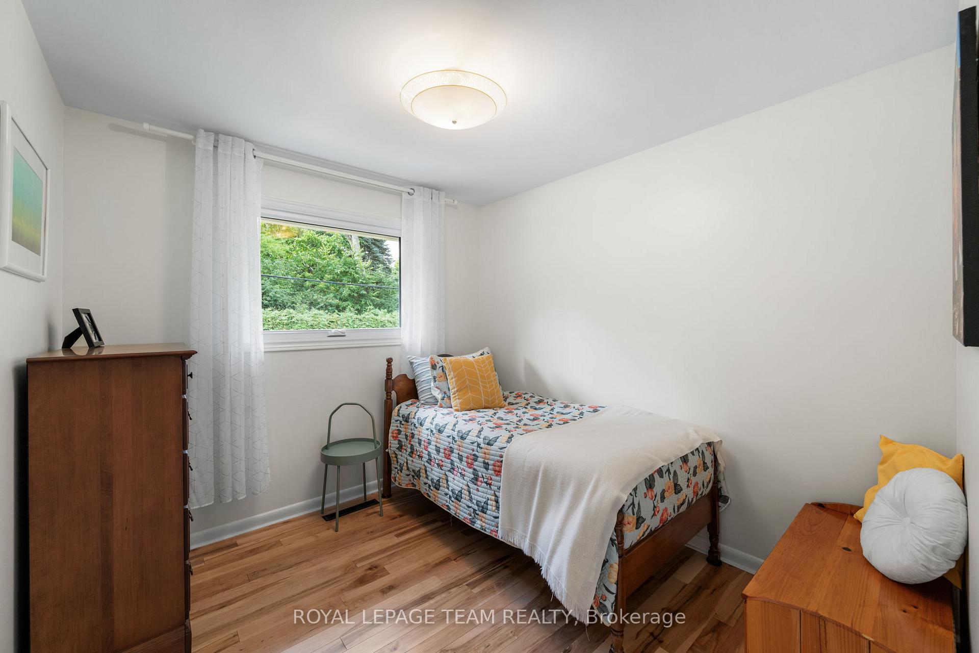 Photo 14 of 1300 Adirondack Drive, Ottawa, Kenson Park — HOMEH