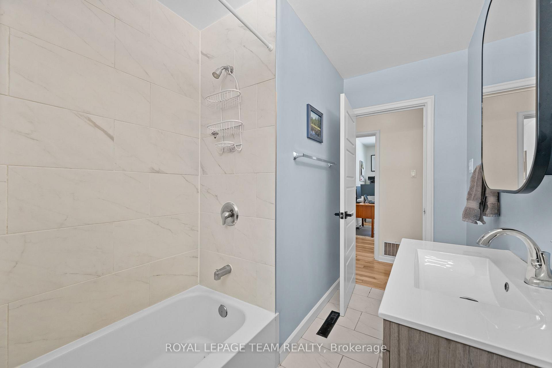 Photo 17 of 1300 Adirondack Drive, Ottawa, Kenson Park — HOMEH