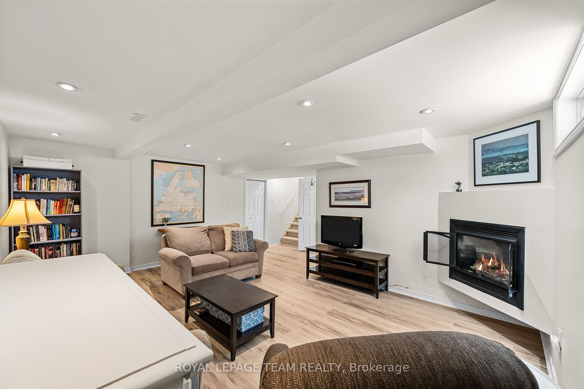Photo 19 of 1300 Adirondack Drive, Ottawa, Kenson Park — HOMEH