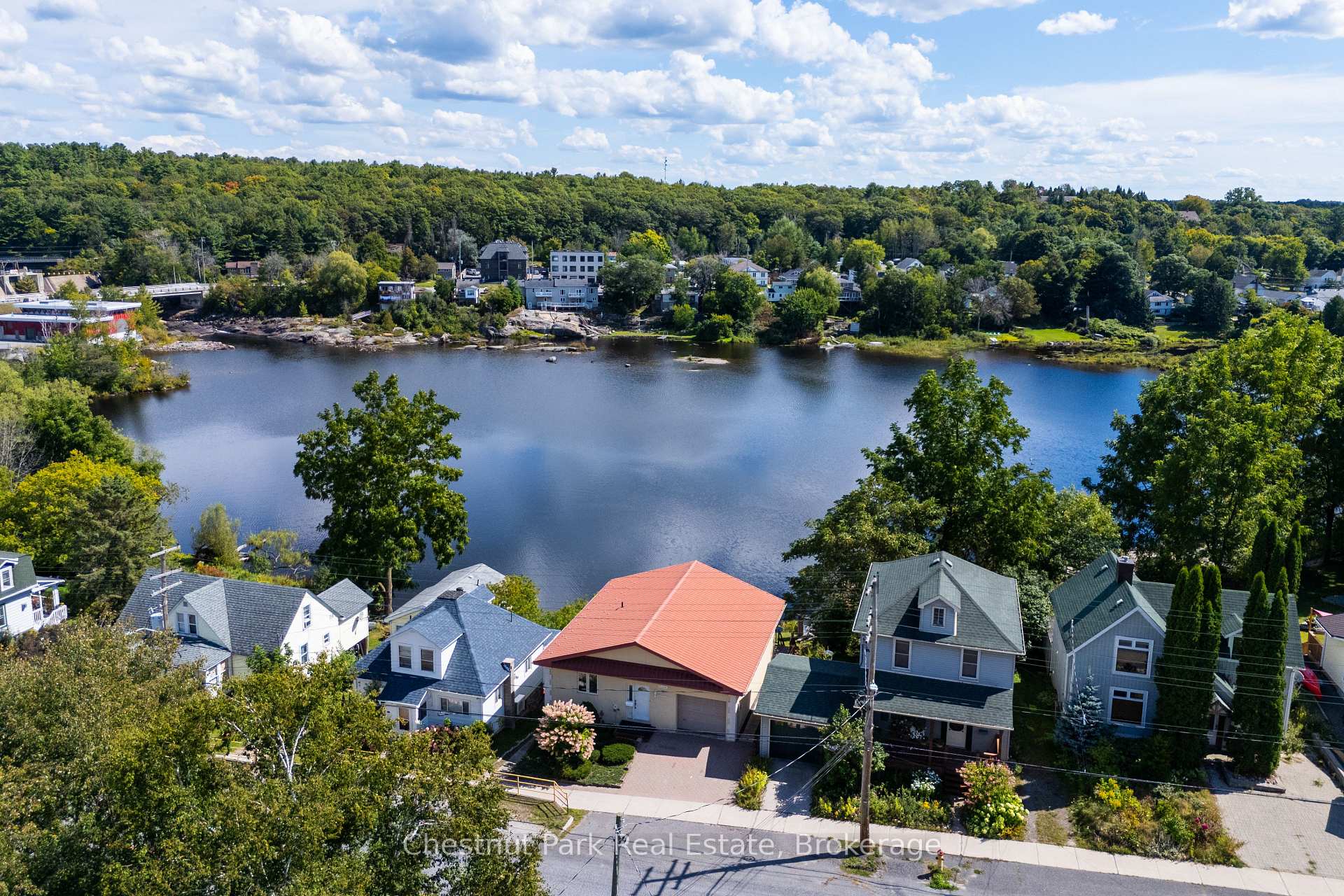 Photo 3 of 45 William Street, Parry Sound — HOMEH