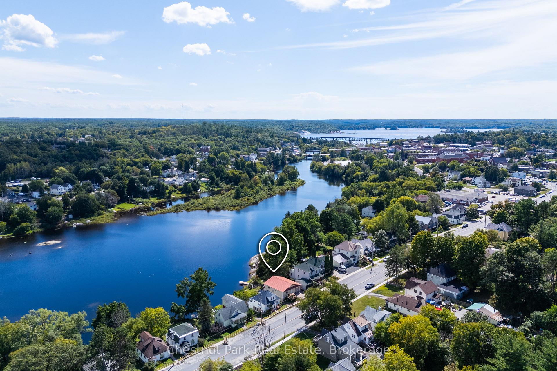 Photo 4 of 45 William Street, Parry Sound — HOMEH