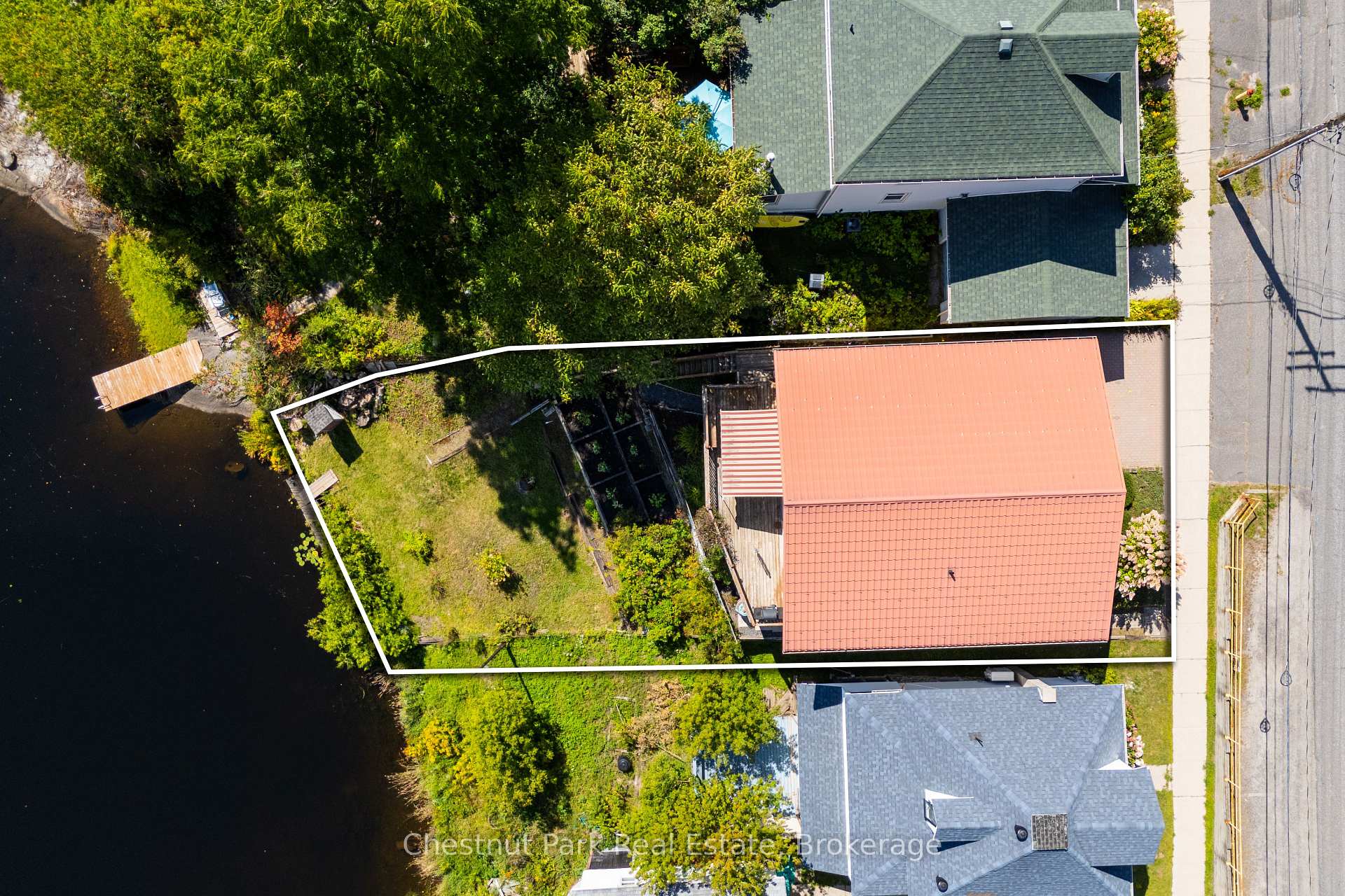 Photo 5 of 45 William Street, Parry Sound — HOMEH