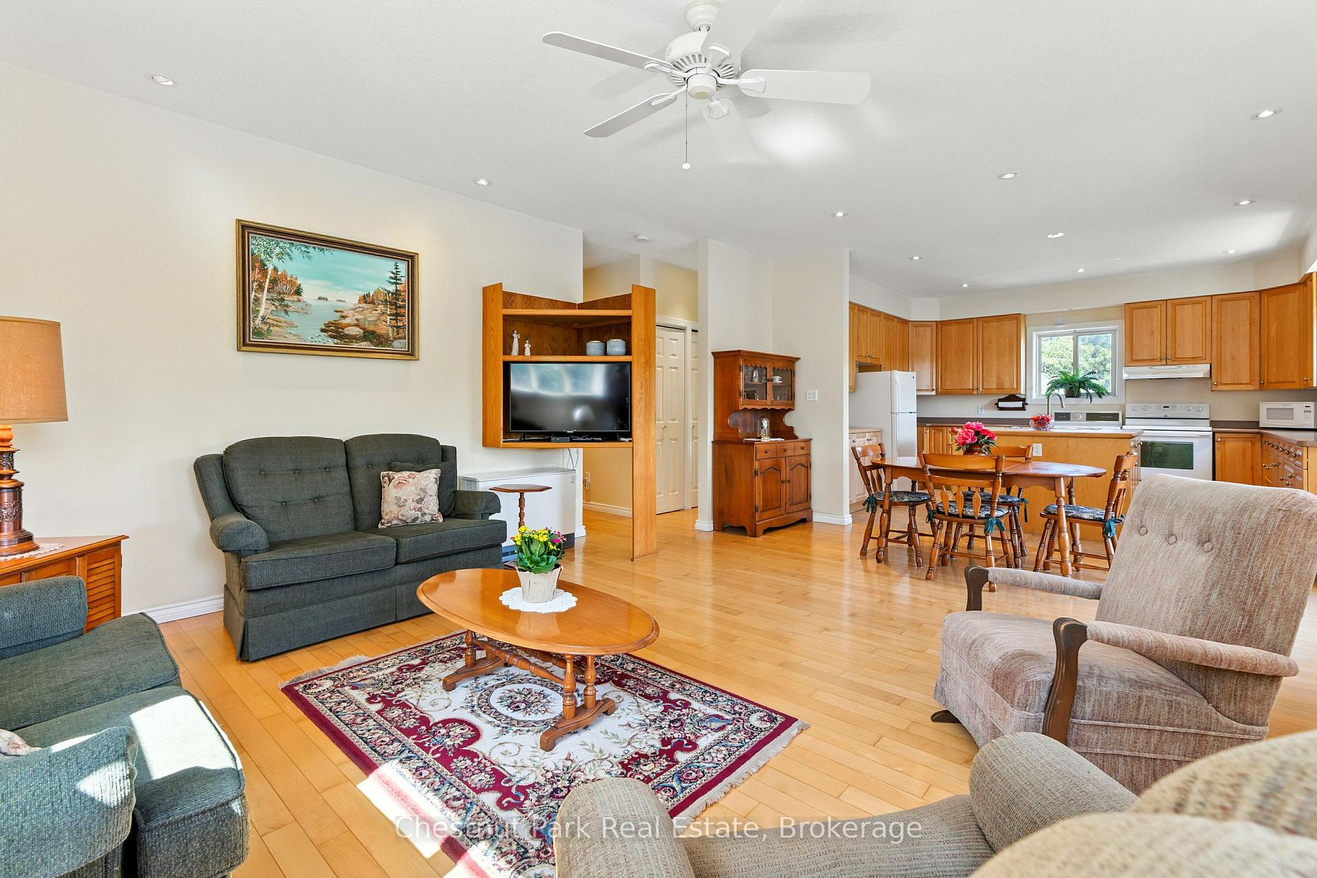 Photo 13 of 45 William Street, Parry Sound — HOMEH
