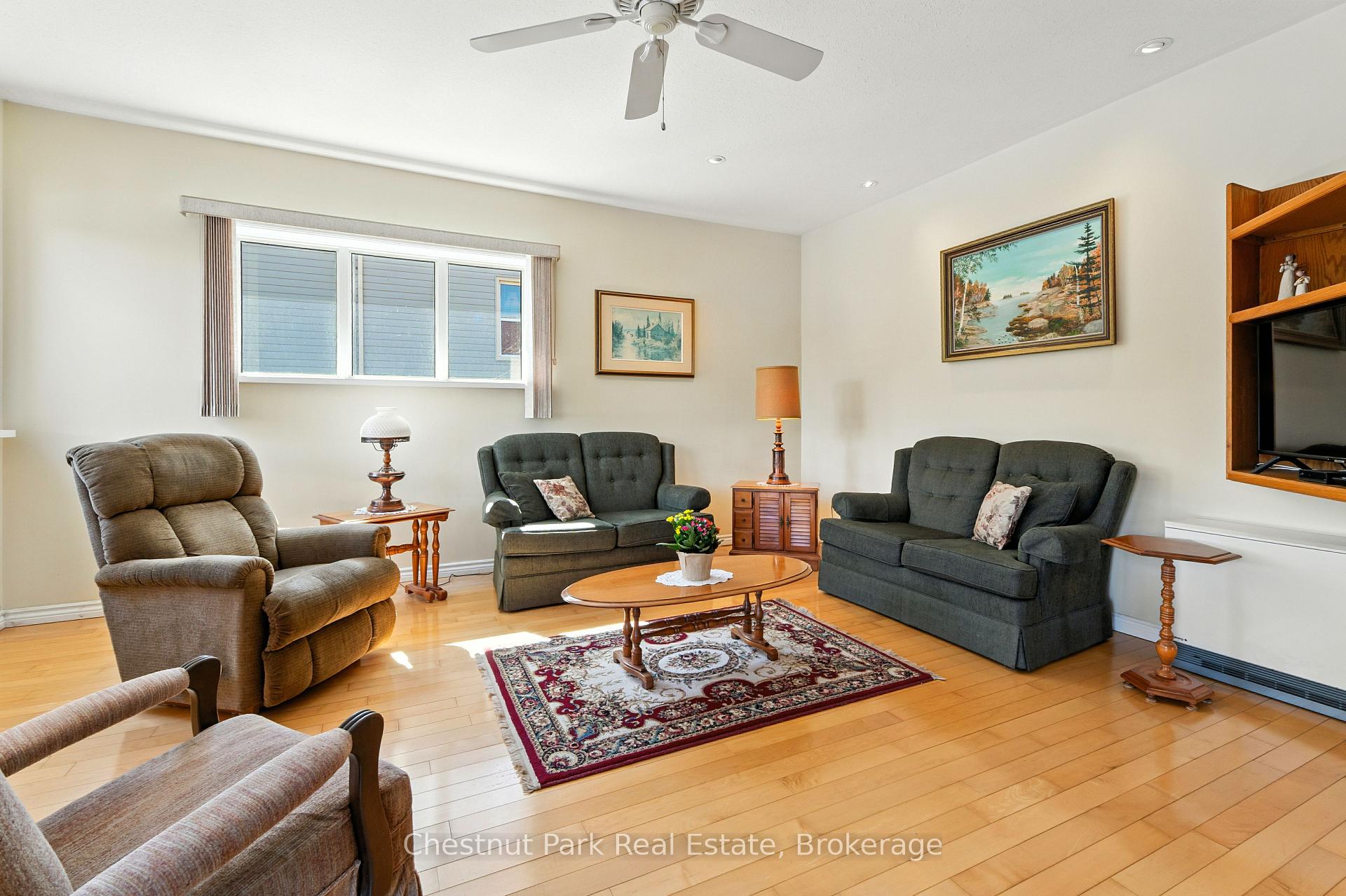 Photo 14 of 45 William Street, Parry Sound — HOMEH