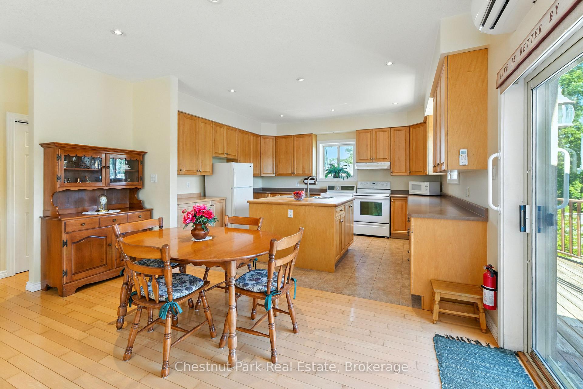 Photo 17 of 45 William Street, Parry Sound — HOMEH